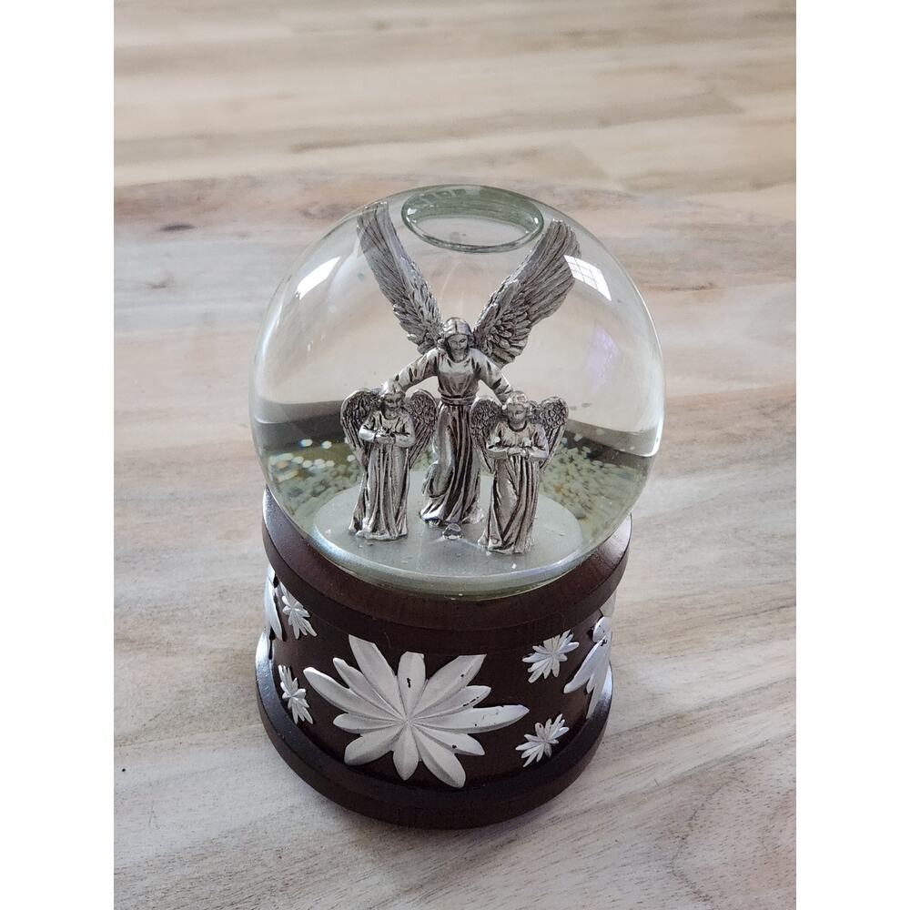Waterford Snow Globe Music Box Holiday Decor Hark The Herald Angel Sing Holiday